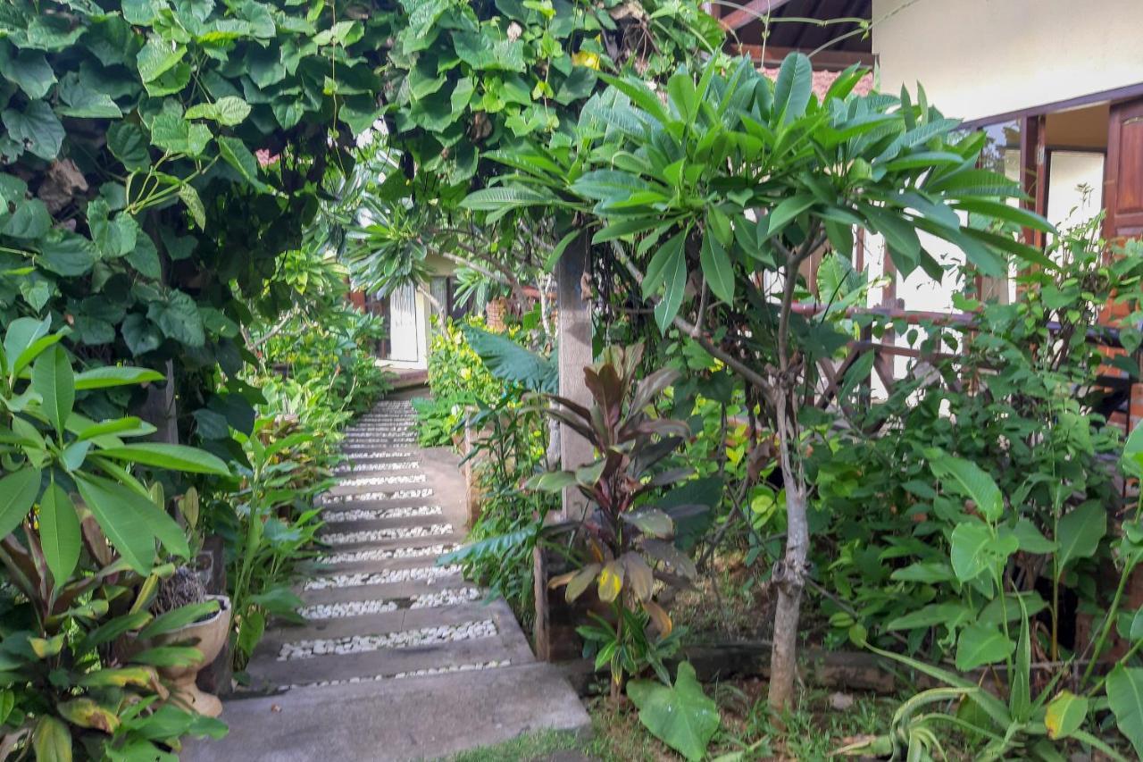 Oyo 3070 Villa Lovina Eco Lodge Exterior photo